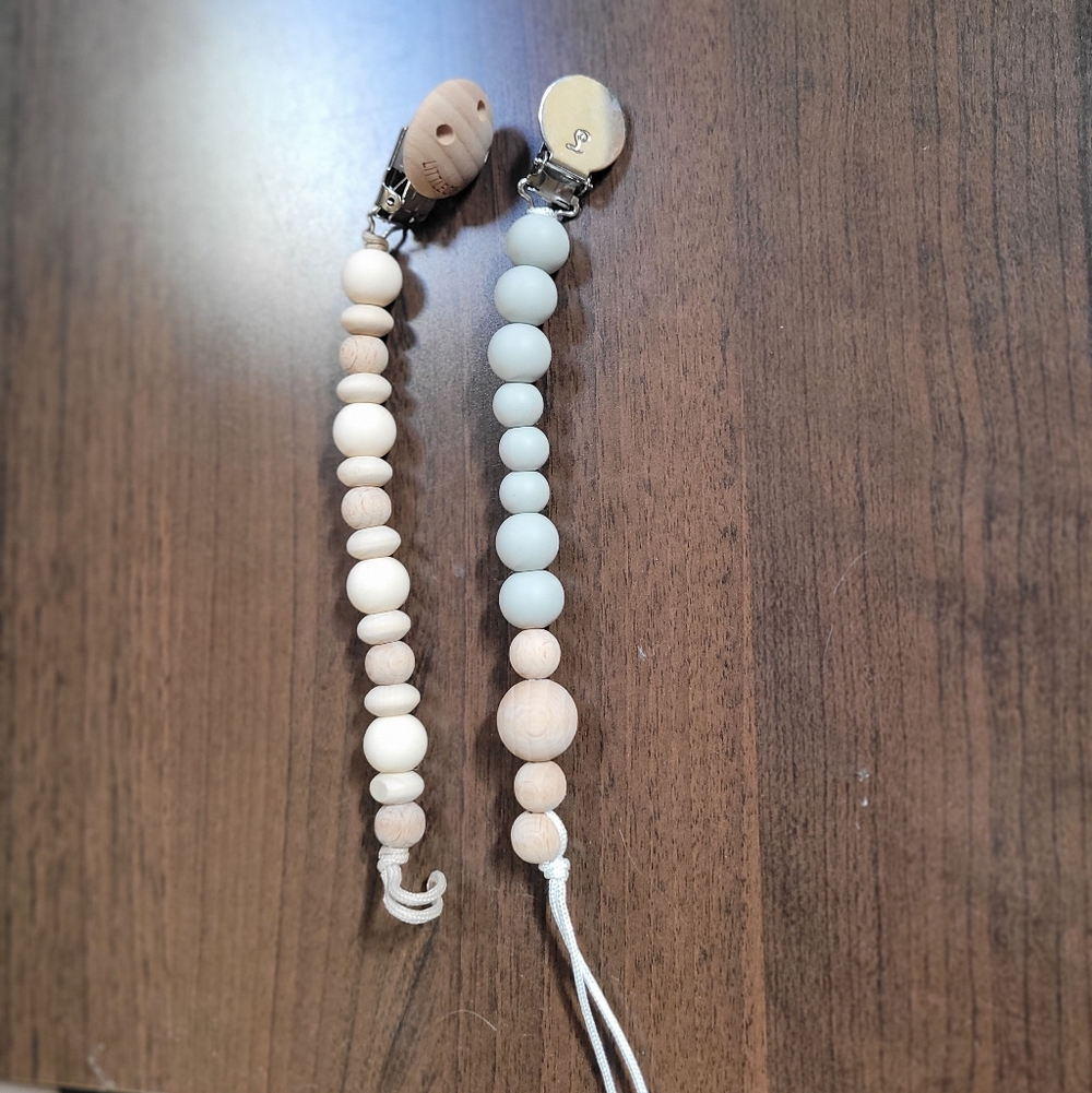Little Chew And Loulou Lollipop Beaded Pacifier Clips - Natural Wood & Silicone